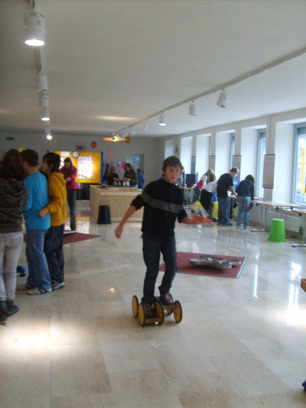 DOTÝKAT SE EXPONÁTŮ PŘIKÁZÁNO!, 19. 11. 2010