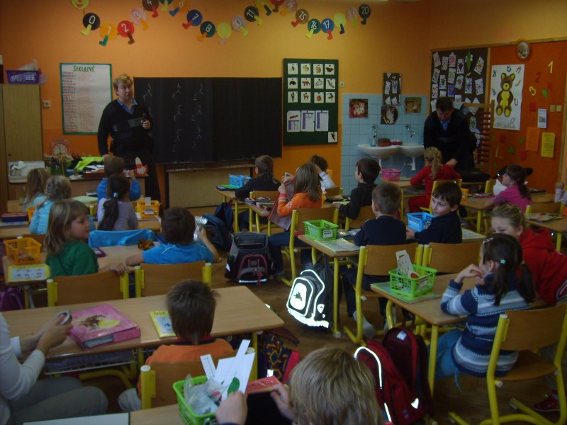 PŘEDNÁŠKA POLICISTŮ, 22. 11. 2010