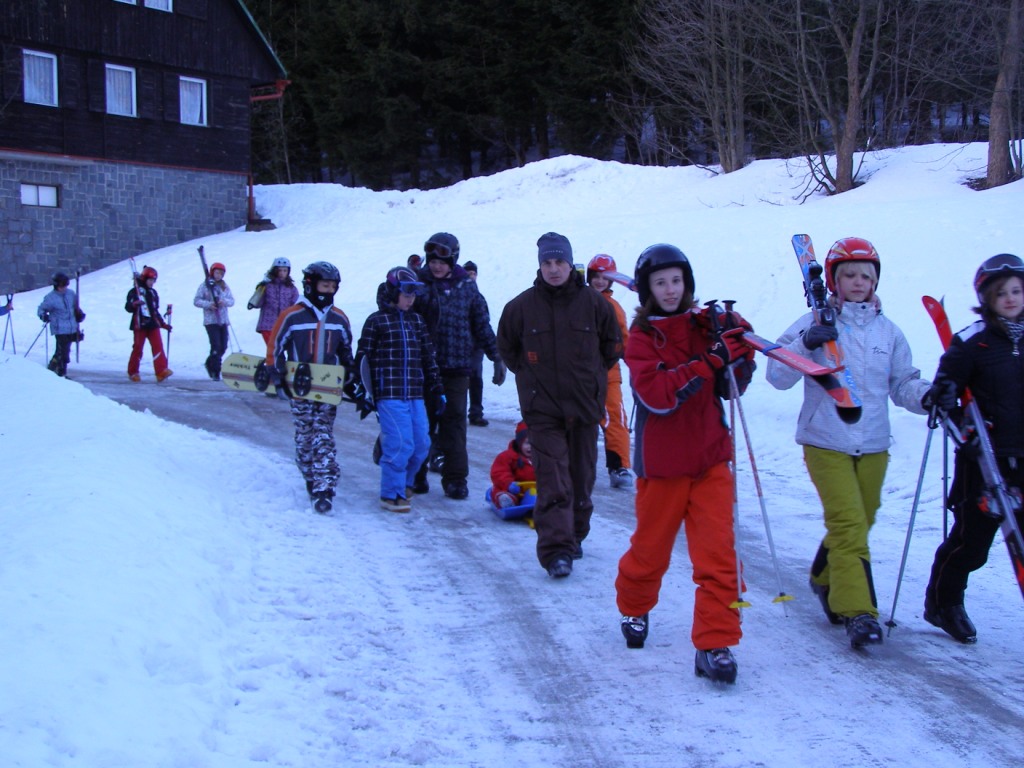 Lyžařský kurz ZŠ Komenského, 16. 3. 2011