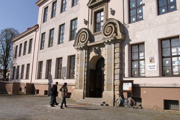 100 let školy