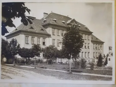 100 let školy