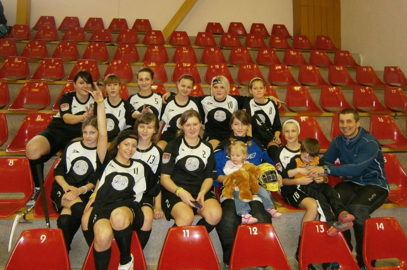 Okresní kolo Mládežnického florbalu dívek ovládl Skoty tým Skuteč, 26. 2. 2012