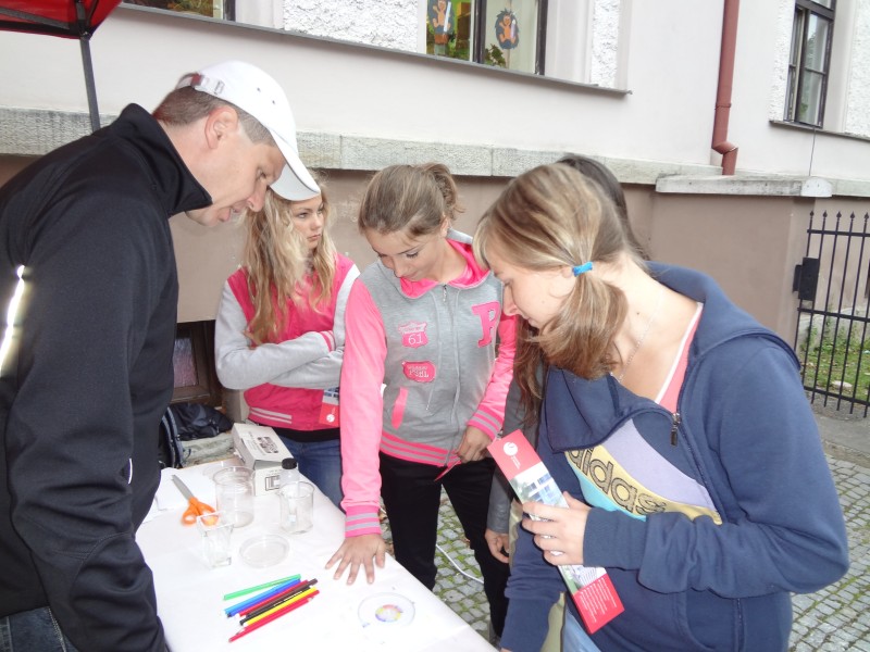 Věda a technika na dvorech škol, 8. 10. 2012