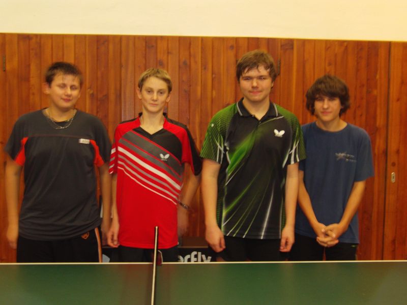 Kluci z naší školy vyhráli Krajskou olympiádu ve stolním tenisu, 8. 11. 2012