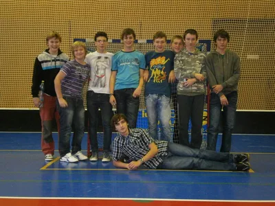Prokletí starších chlapců pokračuje, 28. 11. 2012