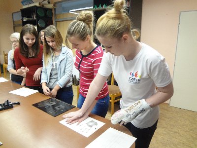 Druhá cesta našich devátých ročníků na půdu SPŠCH, 24. 1. 2014
