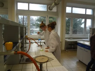 Druhá cesta našich devátých ročníků na půdu SPŠCH, 24. 1. 2014