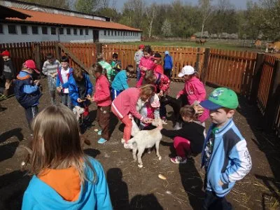 VÝLET NA FARMU APOLENKA, 27. 4. 2014