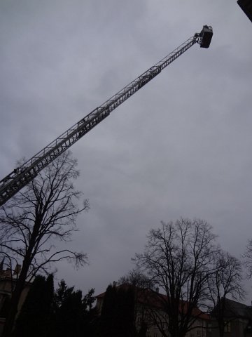 Únik chemikálií a požár na ZŠ Komenského ve Skutči, 16. 12. 2014