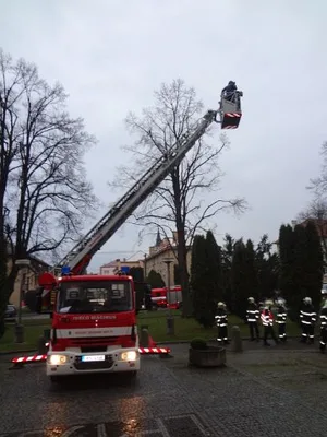 Únik chemikálií a požár na ZŠ Komenského ve Skutči, 16. 12. 2014