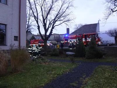 Únik chemikálií a požár na ZŠ Komenského ve Skutči, 16. 12. 2014
