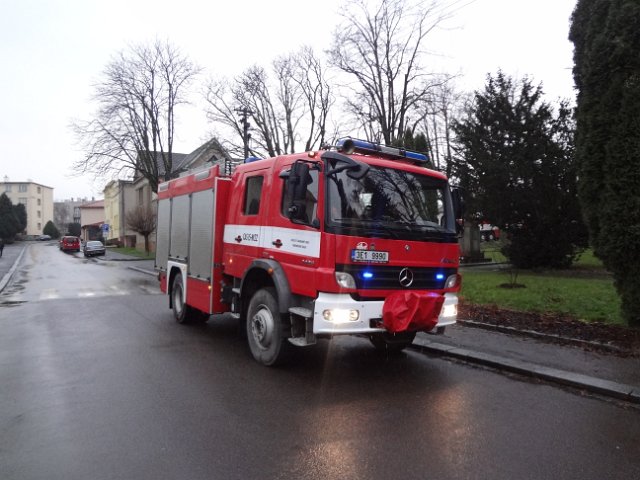 Únik chemikálií a požár na ZŠ Komenského ve Skutči, 16. 12. 2014