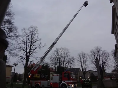 Únik chemikálií a požár na ZŠ Komenského ve Skutči, 16. 12. 2014