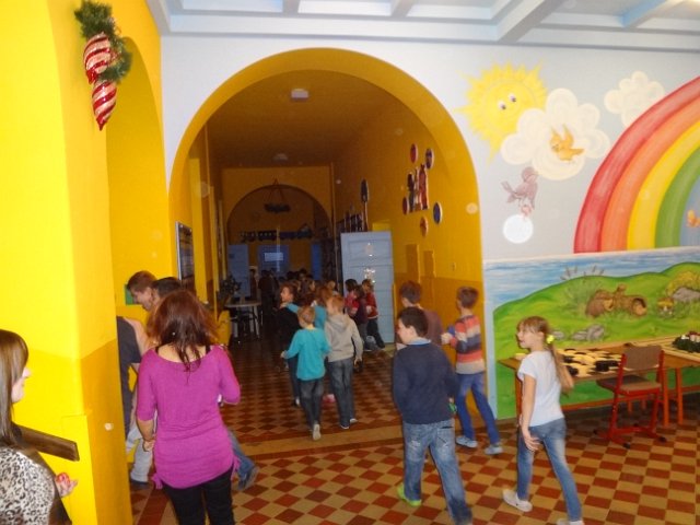 Únik chemikálií a požár na ZŠ Komenského ve Skutči, 16. 12. 2014