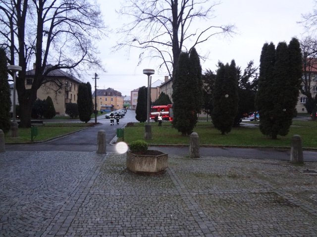 Únik chemikálií a požár na ZŠ Komenského ve Skutči, 16. 12. 2014