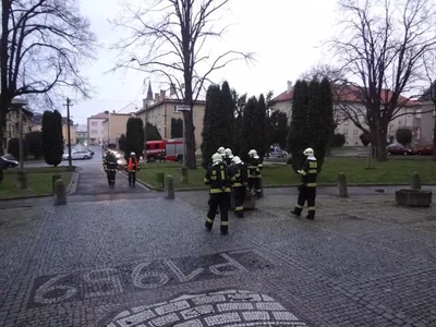 Únik chemikálií a požár na ZŠ Komenského ve Skutči, 16. 12. 2014