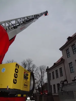 Únik chemikálií a požár na ZŠ Komenského ve Skutči, 16. 12. 2014