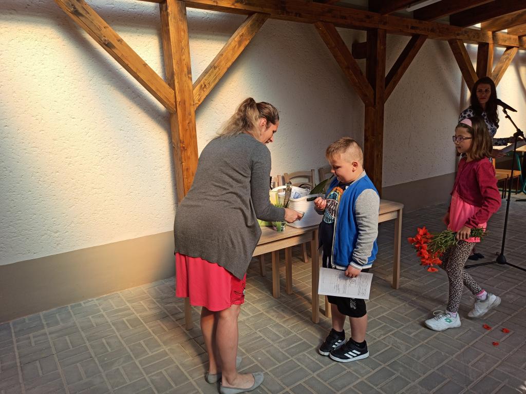 Předávání vysvědčení 2. třída, 30. 6. 2020