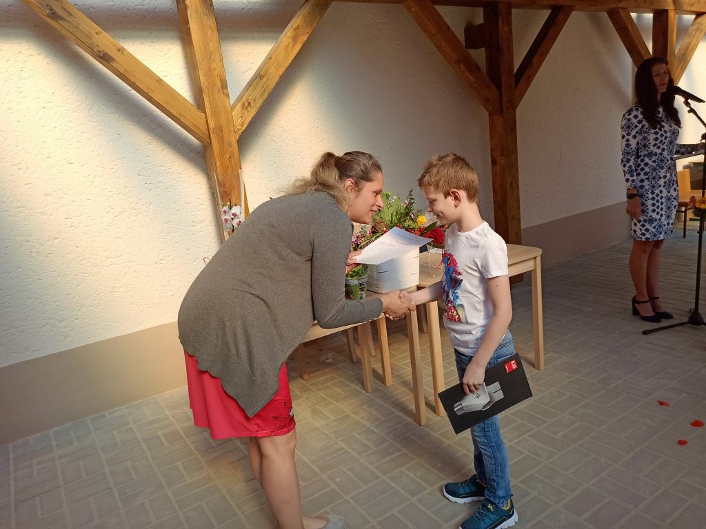 Předávání vysvědčení 2. třída, 30. 6. 2020