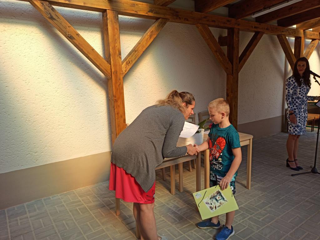 Předávání vysvědčení 2. třída, 30. 6. 2020