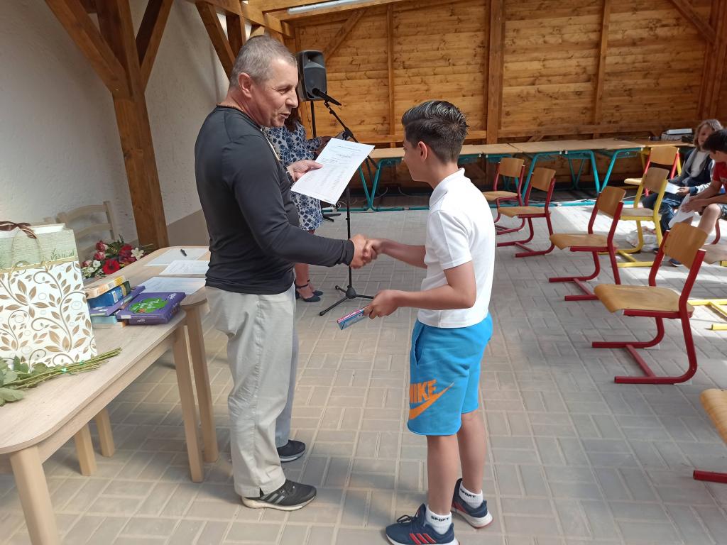Předávání vysvědčení 6. třída, 30. 6. 2020