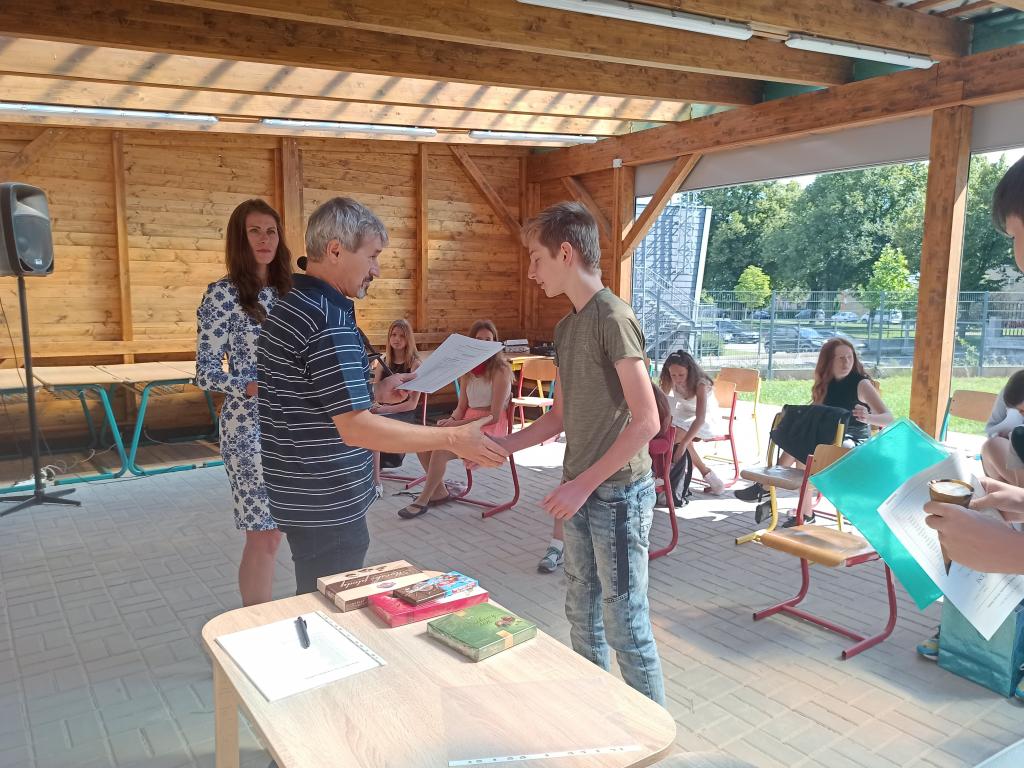 Předávání vysvědčení 7. třída, 30. 6. 2020