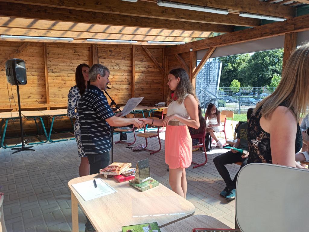 Předávání vysvědčení 7. třída, 30. 6. 2020