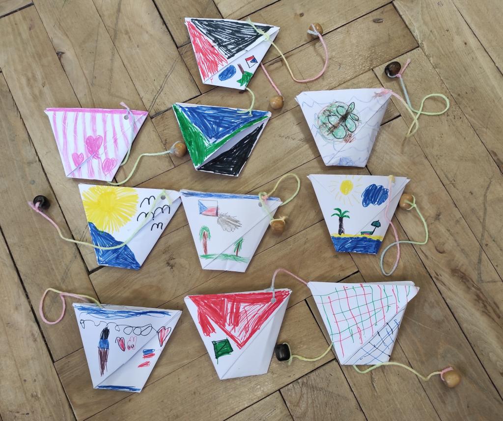 Pracovní činnosti - papírový kelímek chytačka, 11. 10. 2021
