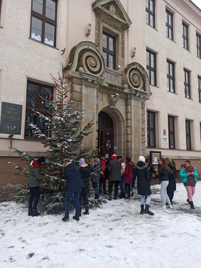 Zdobení vánočního stromku, 29. 11. 2021
