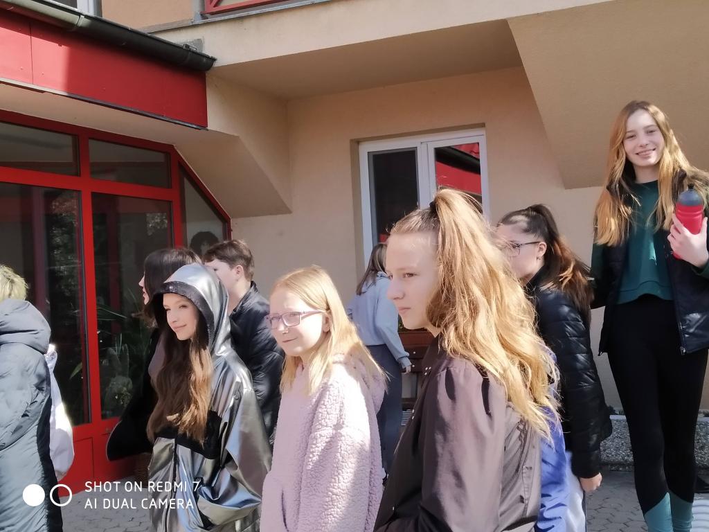 Velikonoční výrobky a tradice předané našimi žákyněmi v SeniorCentru ve Skutči, 13. 4. 2022