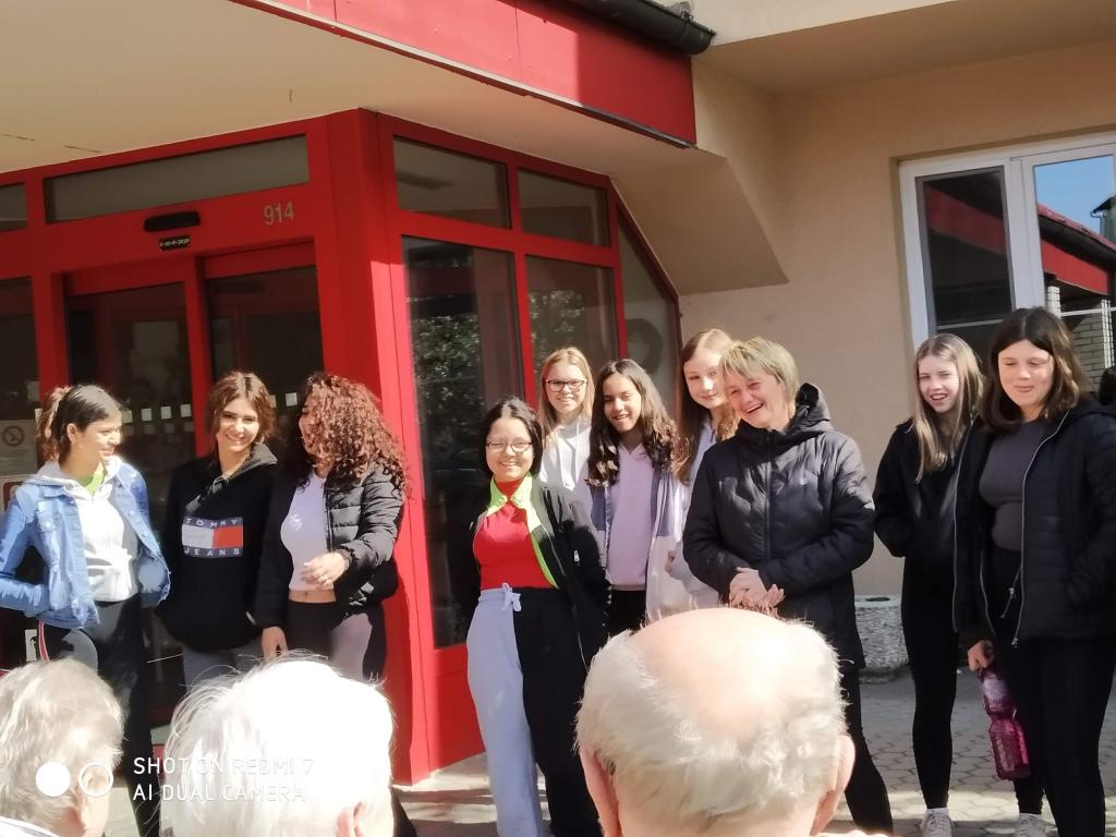 Velikonoční výrobky a tradice předané našimi žákyněmi v SeniorCentru ve Skutči, 13. 4. 2022