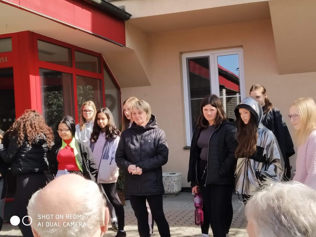 Velikonoční výrobky a tradice předané našimi žákyněmi v SeniorCentru ve Skutči, 13. 4. 2022