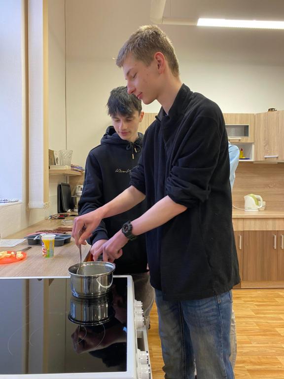 Výroba karamelek, 1. 4. 2022