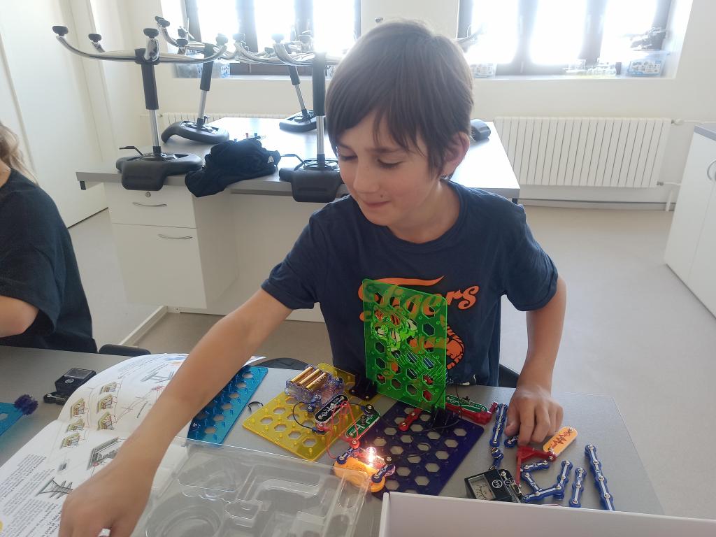 Elektrohrátky s Boffinem, 18. 5. 2022
