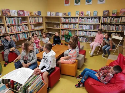 Návštěva knihovny - poezie, 24. 5. 2022