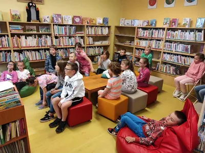 Návštěva knihovny - poezie, 24. 5. 2022