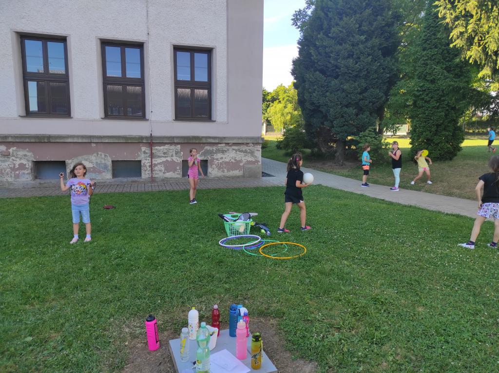 Běhací diktát a sportovní dopoledne venku, 27. 6. 2022