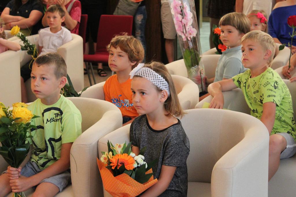 Pasování na Rytíře Řádu čtenářského spojené s předáváním vysvědčení, 30. 6. 2022