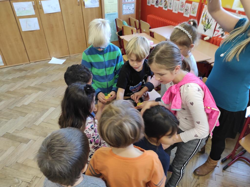 Děti dětem - Hrátky s hudbou ve 3.B - MŠ Osady Ležáků, 25. 10. 2022