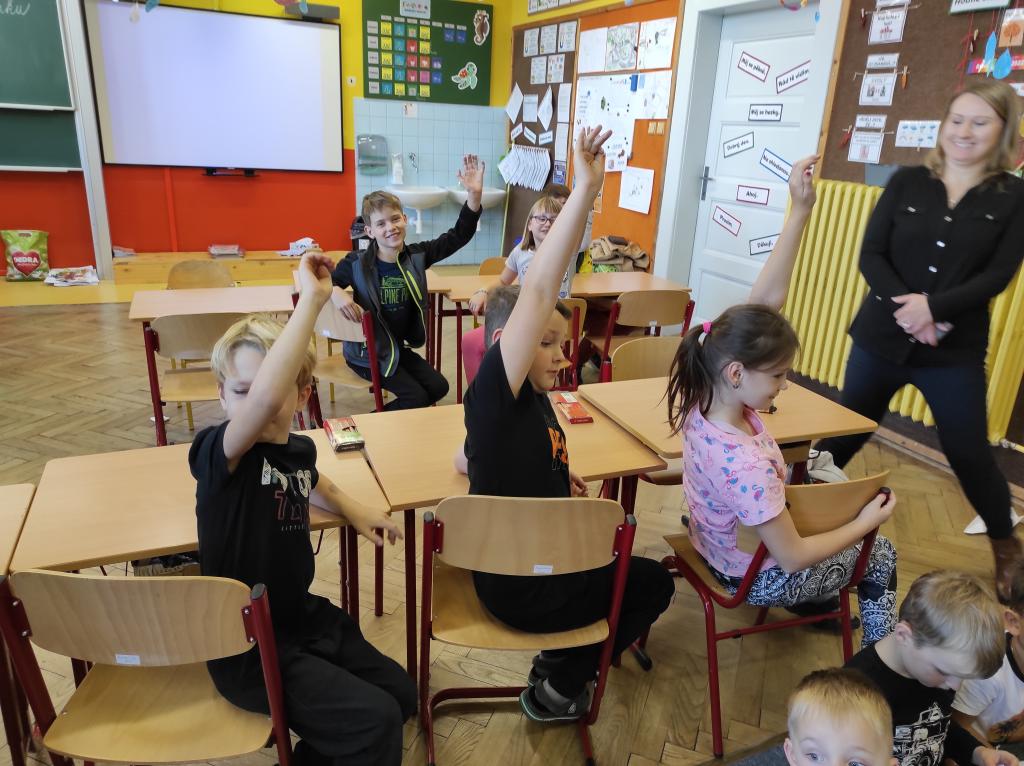 Děti dětem - Hrátky s hudbou ve 3.B - MŠ Poršova, 20. 10. 2022