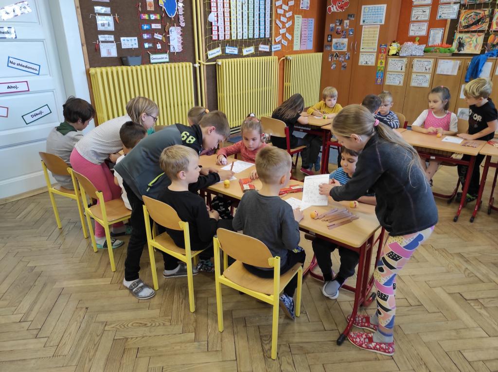 Děti dětem - Hrátky s hudbou ve 3.B - MŠ Poršova, 20. 10. 2022