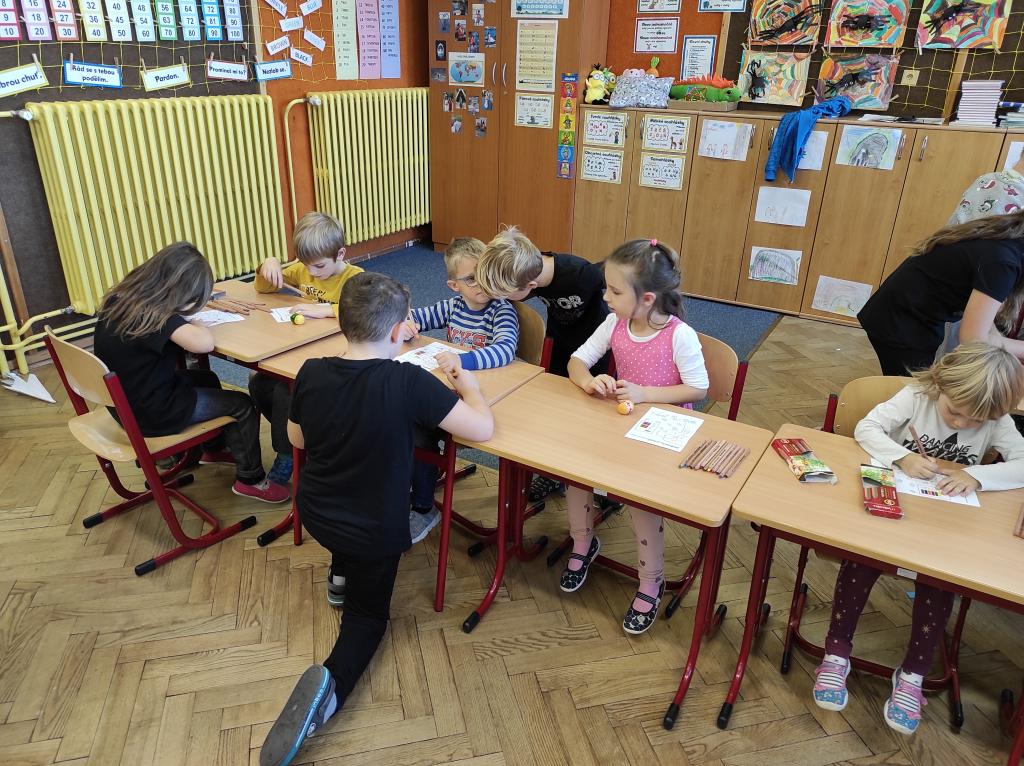 Děti dětem - Hrátky s hudbou ve 3.B - MŠ Poršova, 20. 10. 2022