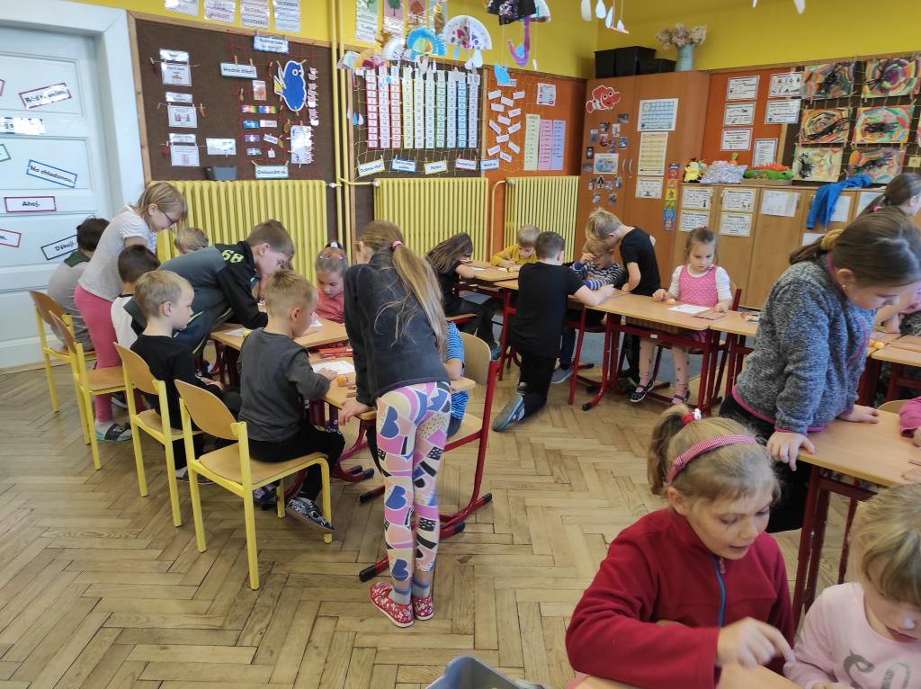 Děti dětem - Hrátky s hudbou ve 3.B - MŠ Poršova, 20. 10. 2022