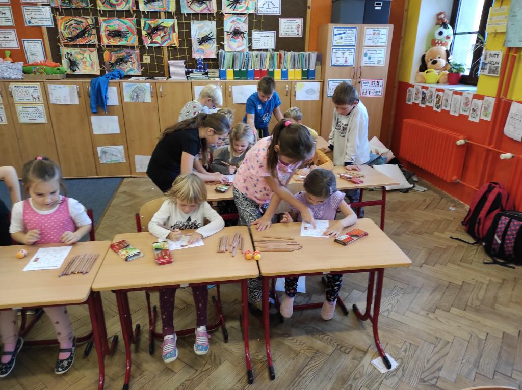 Děti dětem - Hrátky s hudbou ve 3.B - MŠ Poršova, 20. 10. 2022