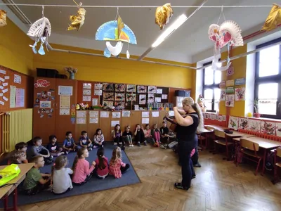 Děti dětem - Hrátky s hudbou ve 3.B - MŠ Osady Ležáků, 25. 10. 2022