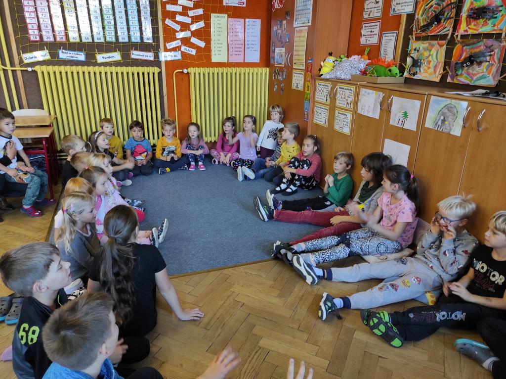 Děti dětem - Hrátky s hudbou ve 3.B - MŠ Poršova, 20. 10. 2022