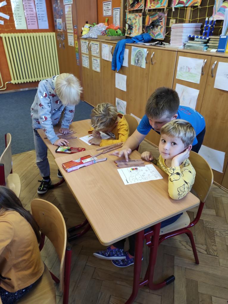 Děti dětem - Hrátky s hudbou ve 3.B - MŠ Poršova, 20. 10. 2022