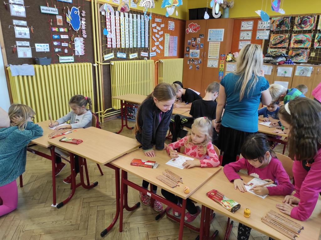 Děti dětem - Hrátky s hudbou ve 3.B - MŠ Osady Ležáků, 25. 10. 2022