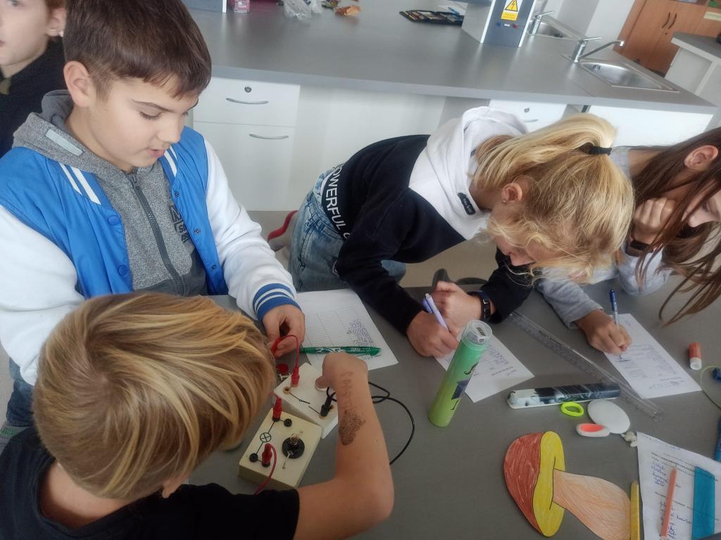 Elektrohrátky - Elektrická vodivost látek, 18. 10. 2022
