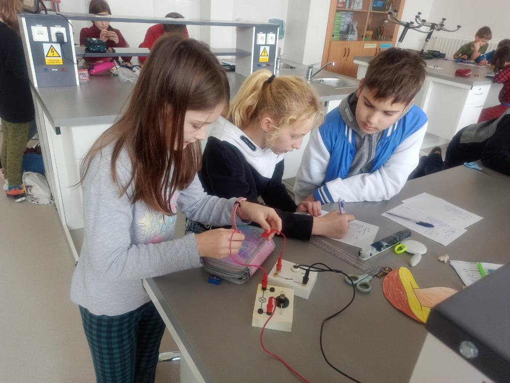 Elektrohrátky - Elektrická vodivost látek, 18. 10. 2022
